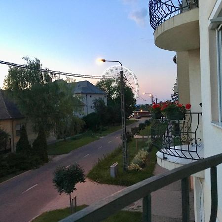 Lara Lux Apartment Hajdúszoboszló Buitenkant foto