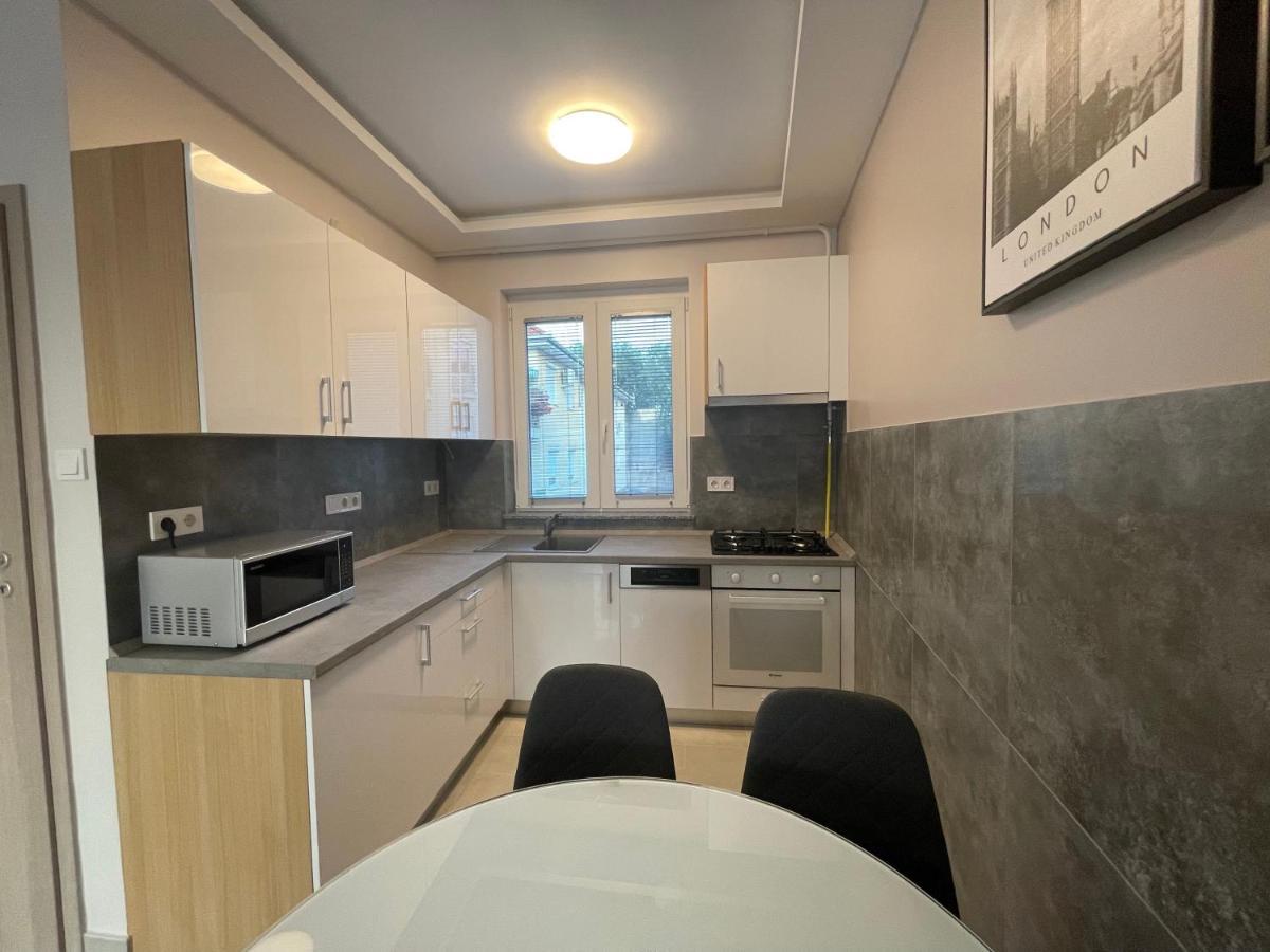 Lara Lux Apartment Hajdúszoboszló Buitenkant foto